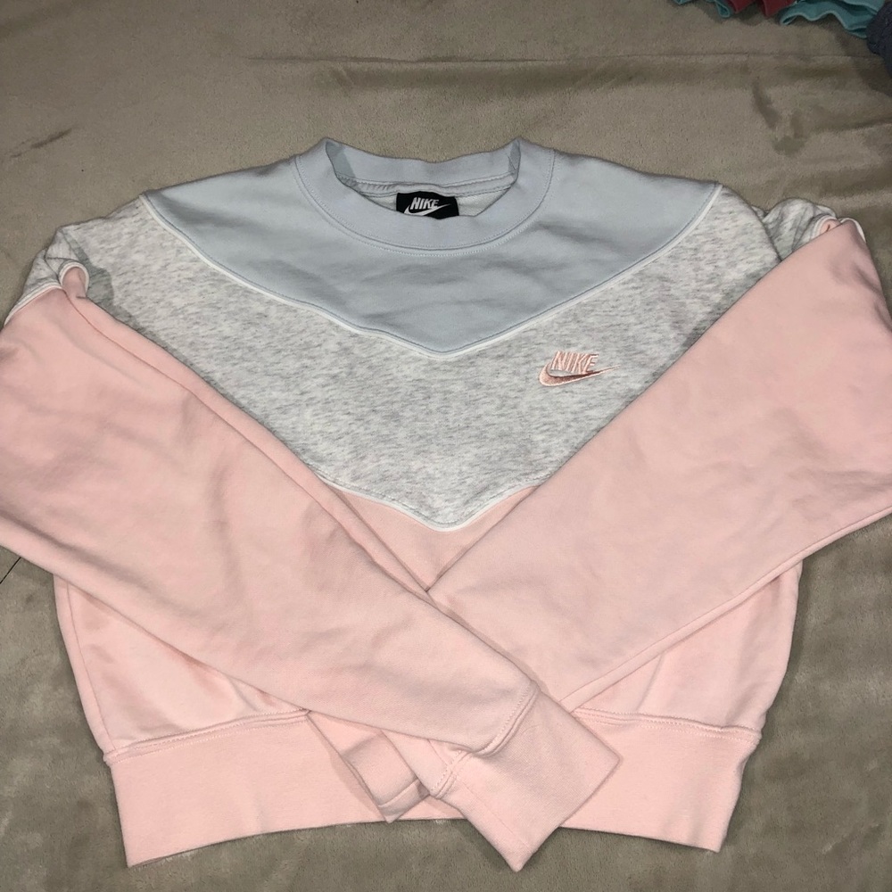 Nike Crop Sweater 🎀